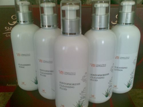 ПОЧИСТВАЩ ФЛУИД "VB collagena clinic & Aloe professional"