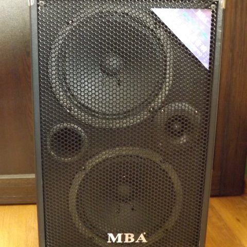 "MBA S-28" - КАРАОКЕ ТОНКОЛОНА С 2 ВИСОКОГОВОРИТЕЛЯ, БЕЗЖИЧЕН МИКРОФОН, ДИСТАНЦИОННО, РАДИО, ВГРАДЕН АКУМУЛАТОР и МП3 - ОТ SD КАРТА ИЛИ ФЛАШКА